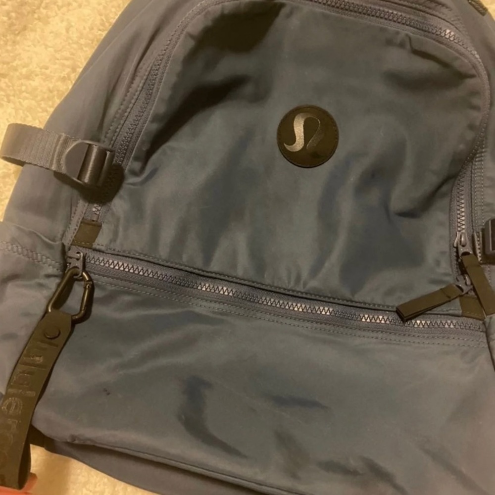 Lululemon crew backpack 22L